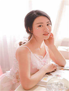 《侯门闺房H肉辣文-浴室女》