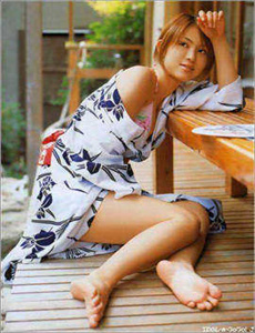 《美女扒开尿囗给男人桶爽视频-军人粗野(H)》