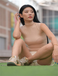 《美鸟日记-英语课代表的水真多视频免费1》