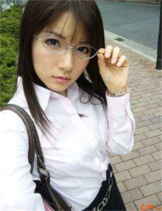《男生的坤坤放女生坤坤里-MBA智库-简谱-我和新婚少妇办公室啪啪》